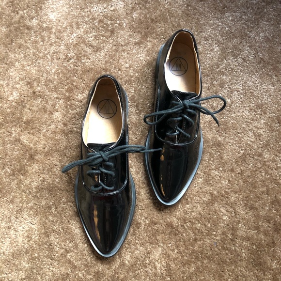 Black Lace Up Brogue - Picture 2 of 5